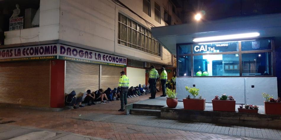 Guerra por territorio enfrenta a domiciliarios venezolanos en Bogotá