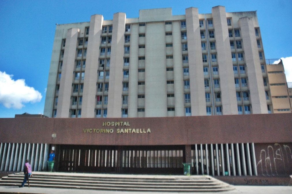 ¡Sin agua y un solo baño! Las condiciones de 25 pacientes con COVID-19 en el Victorino Santaella
