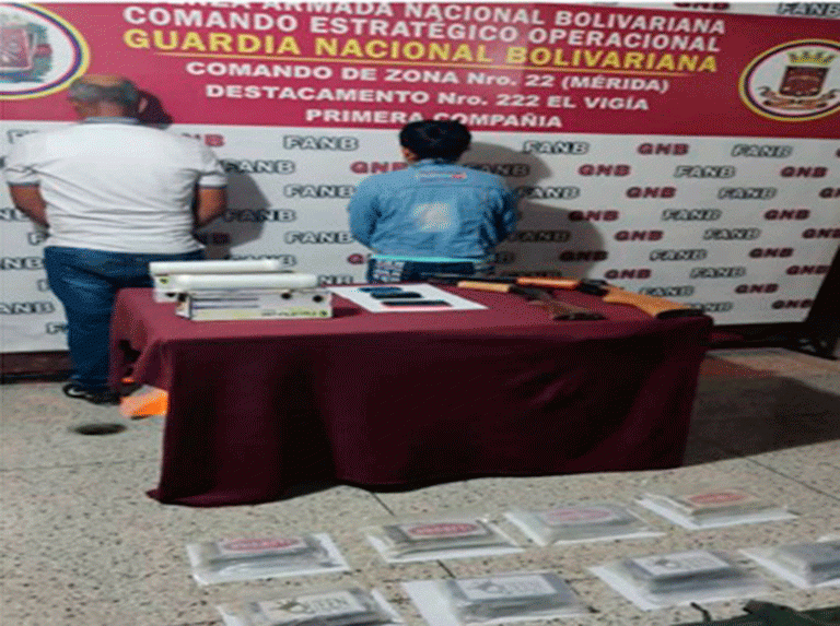 Colombianos con droga capturados en Mérida
