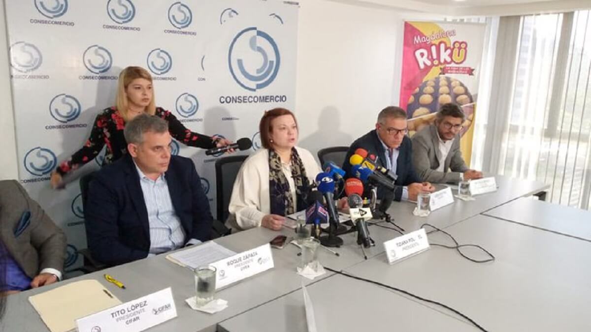 COMO LA MARABUNTA la inflación arrasa con todo: ventas caen 35% en enero
