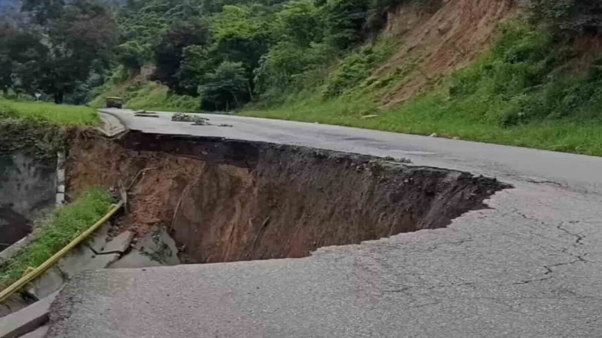 PELIGRO EN LA PANAMERICANA: la vía está a punto de colapsar y dejar ...